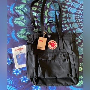 Fjallraven Kanken Totepack: NWT- Black